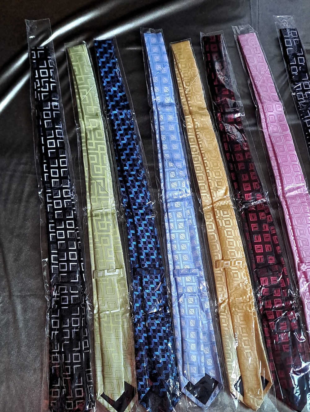 Men's Geometric Pattern Necktie - Assorted Colors 100% Polyester - Picture 10 of 11